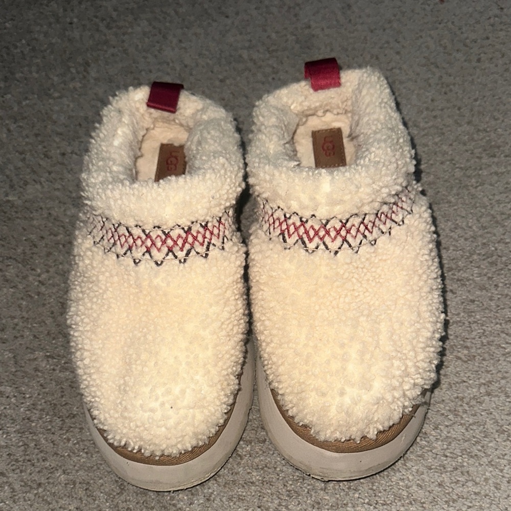UGG Platform Cream Tasman